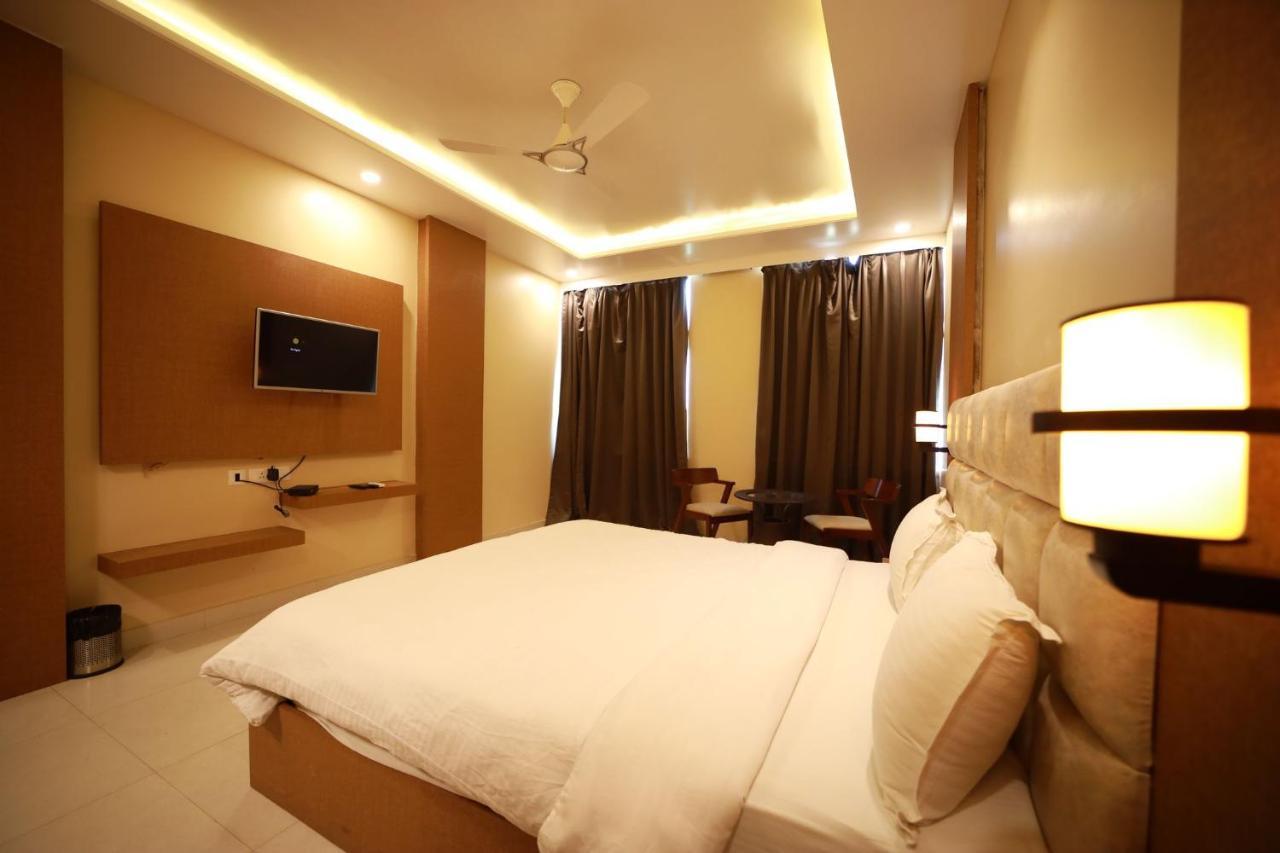 Hotel Neerja Inn Jaipur Buitenkant foto