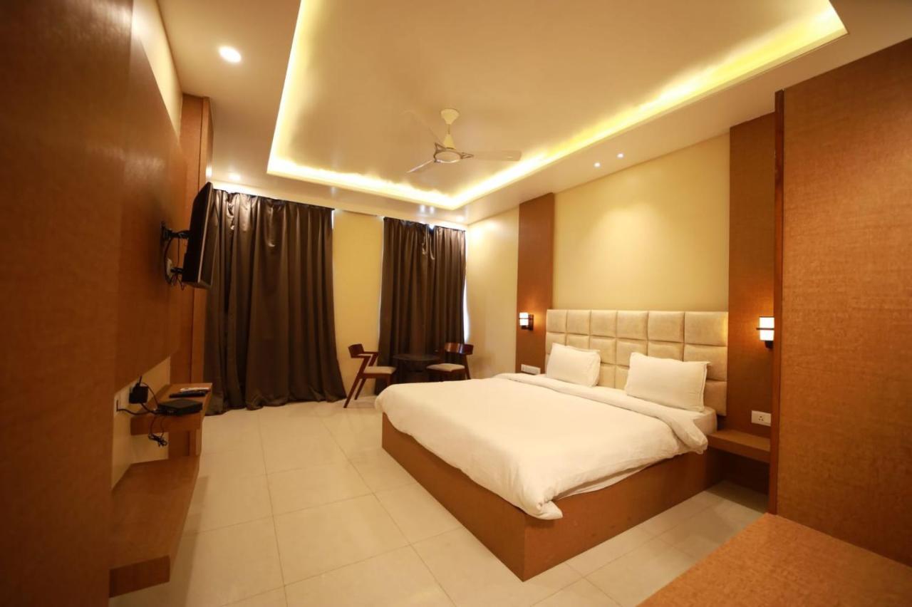 Hotel Neerja Inn Jaipur Buitenkant foto